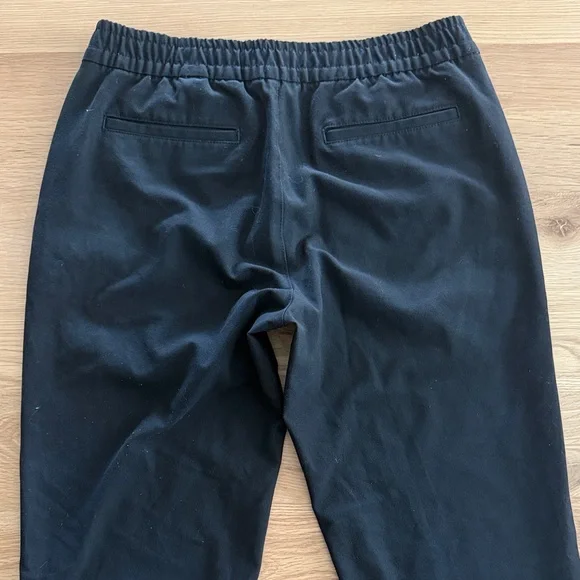 Banana Republic Black Elastic-Waist Chino Joggers - Picture 6 of 7
